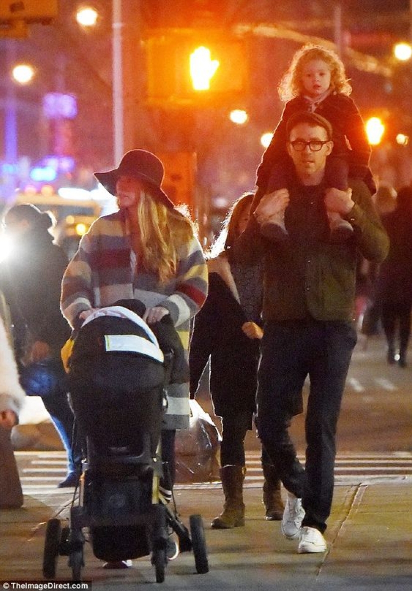 20+ frames that prove that Ryan Reynolds and Blake Lively are the best couple in the world