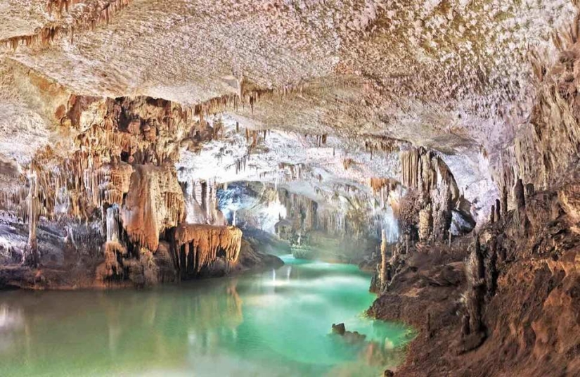 20 most beautiful caves in the world