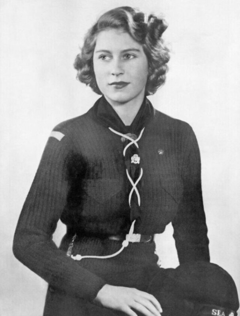 20 retratos en blanco y negro de una joven Isabel II en la década de 1940