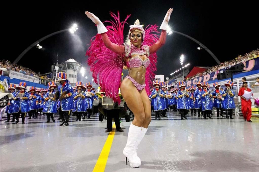 20 vivid pictures of carnivals from around the world