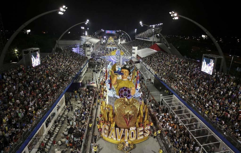 20 vivid pictures of carnivals from around the world