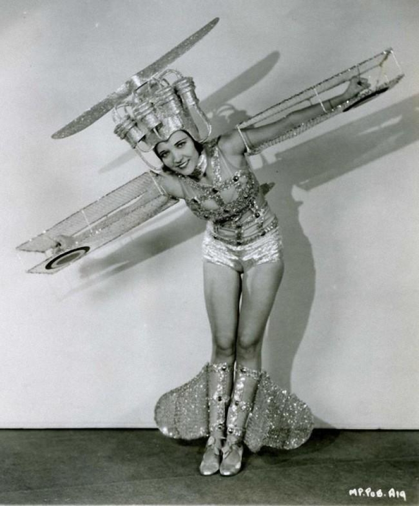 20 weird and Ridiculous Halloween costumes from old photos