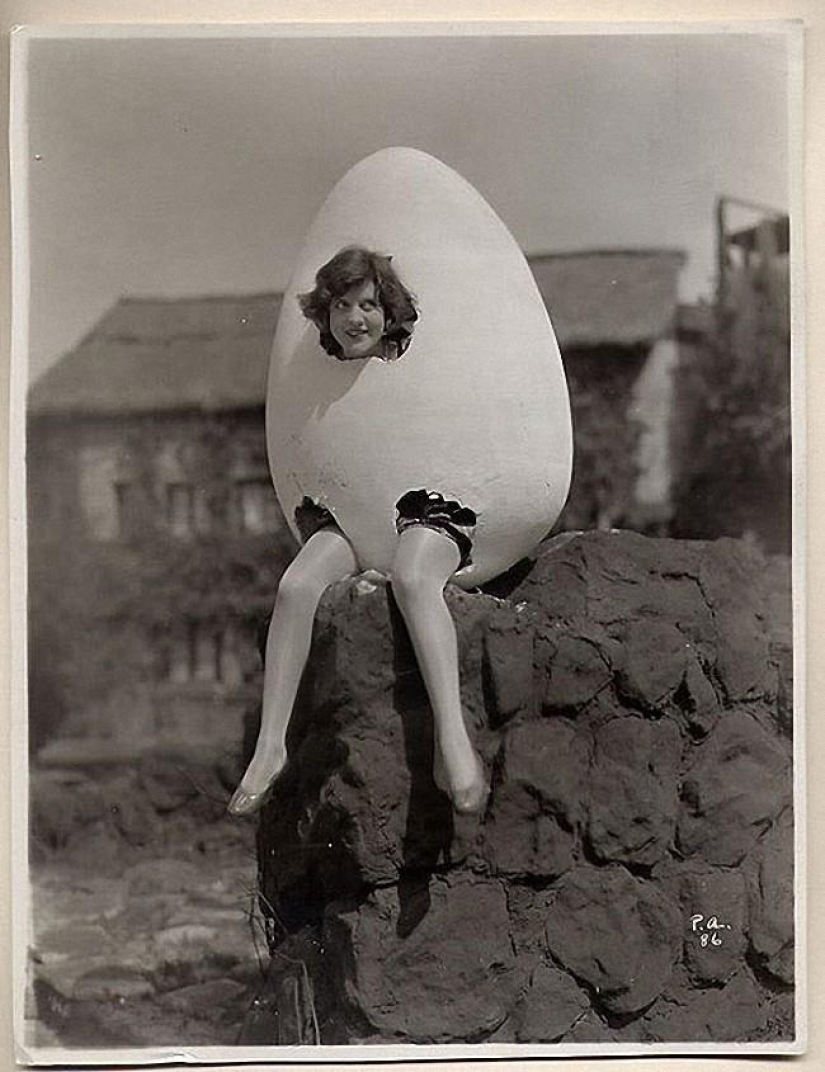 20 weird and Ridiculous Halloween costumes from old photos