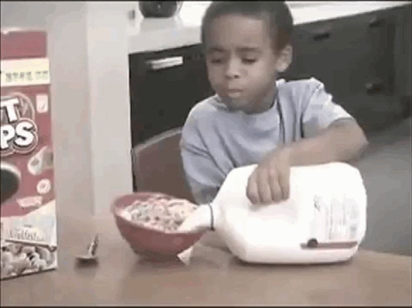 21 el gif más ridículo sobre personas ineptas de la "tienda en el sofá" 21 el gif más ridículo sobre personas ineptas de la "tienda en el sofá"