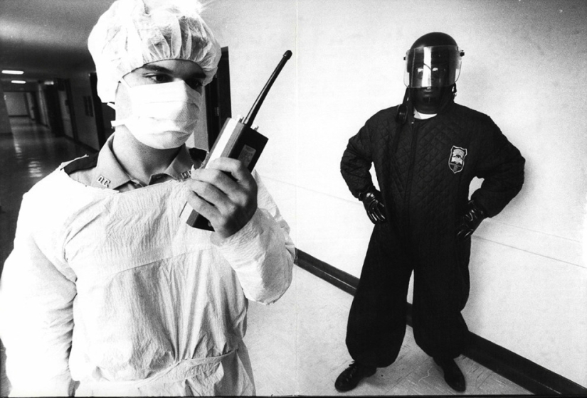 21 fotos aterradoras de los años 80, cuando el mundo se enteró del SIDA 21 fotos aterradoras de los años 80, cuando el mundo se enteró del SIDA