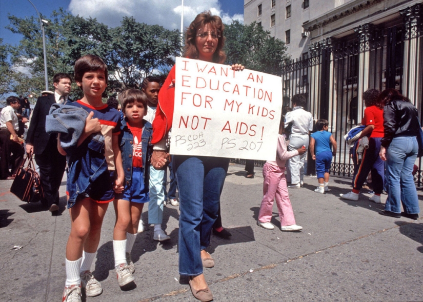21 fotos aterradoras de los años 80, cuando el mundo se enteró del SIDA 21 fotos aterradoras de los años 80, cuando el mundo se enteró del SIDA