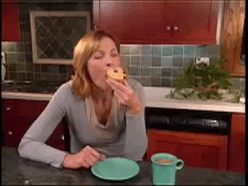 21 the most ridiculous gif about inept people from the "shop on the couch" advertisement 21 the most ridiculous gif about inept people from the "shop on the couch" advertisement