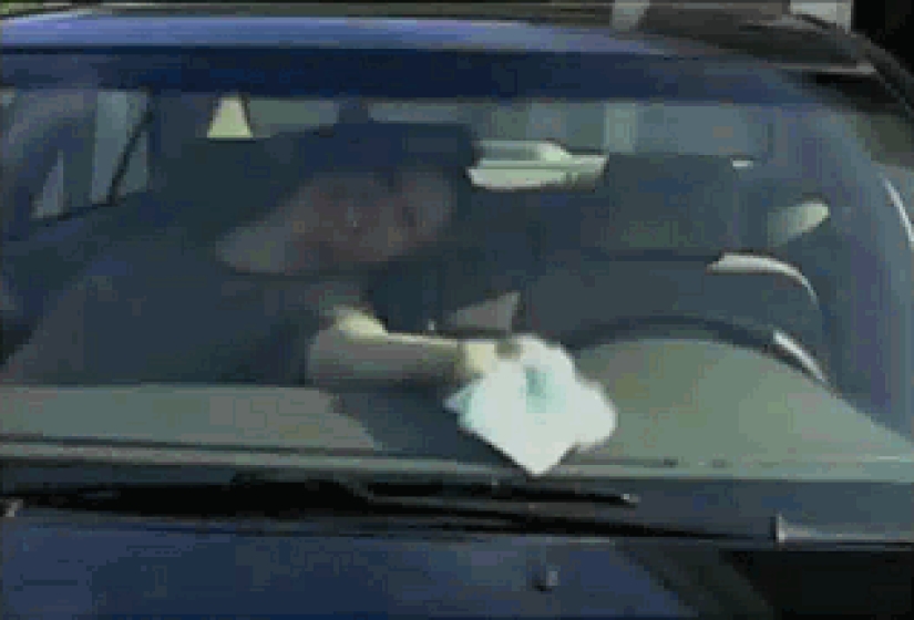 21 the most ridiculous gif about inept people from the "shop on the couch" advertisement 21 the most ridiculous gif about inept people from the "shop on the couch" advertisement