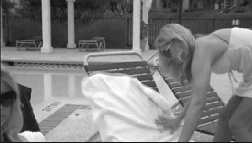 21 the most ridiculous gif about inept people from the "shop on the couch" advertisement 21 the most ridiculous gif about inept people from the "shop on the couch" advertisement
