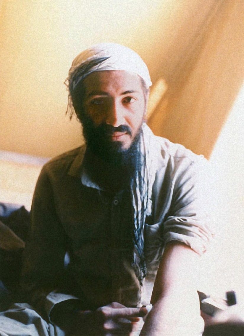 22 imágenes de la vida de Osama bin Laden y su familia