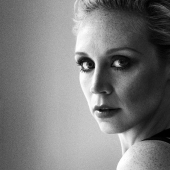 22 photos of Brienne of Tarth without armor, from which your jaw will drop 22 photos of Brienne of Tarth without armor, from which your jaw will drop