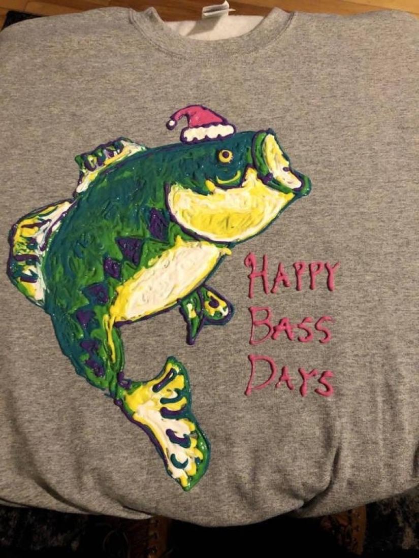 24 ridiculous sweaters that mock Christmas