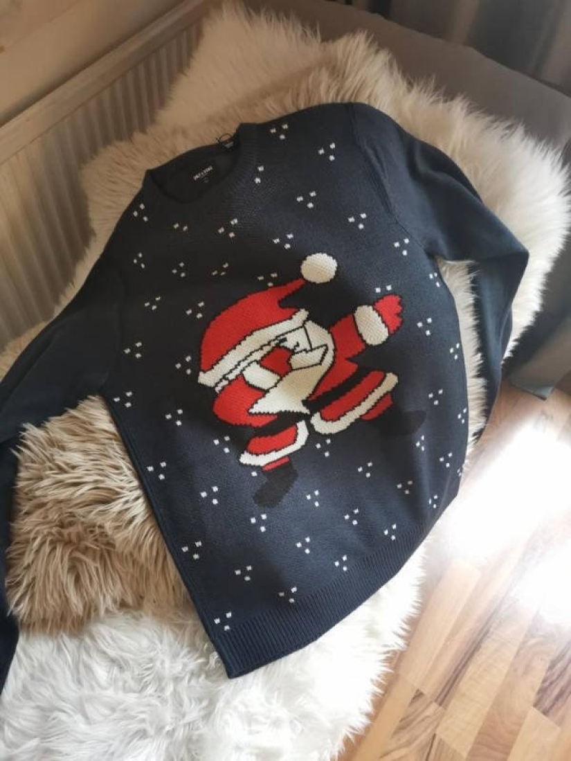 24 ridiculous sweaters that mock Christmas