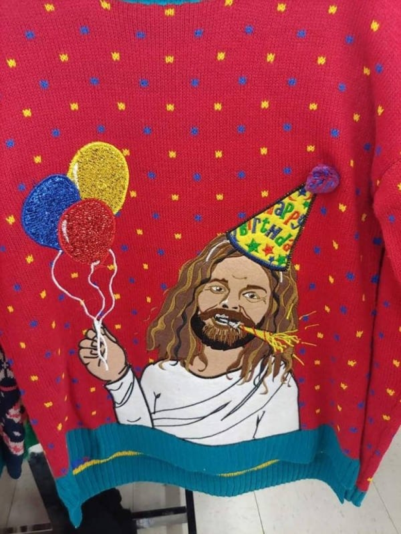 24 ridiculous sweaters that mock Christmas