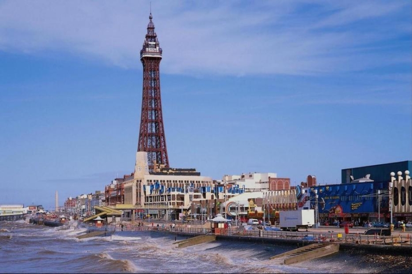24 vertiginous attractions around the world