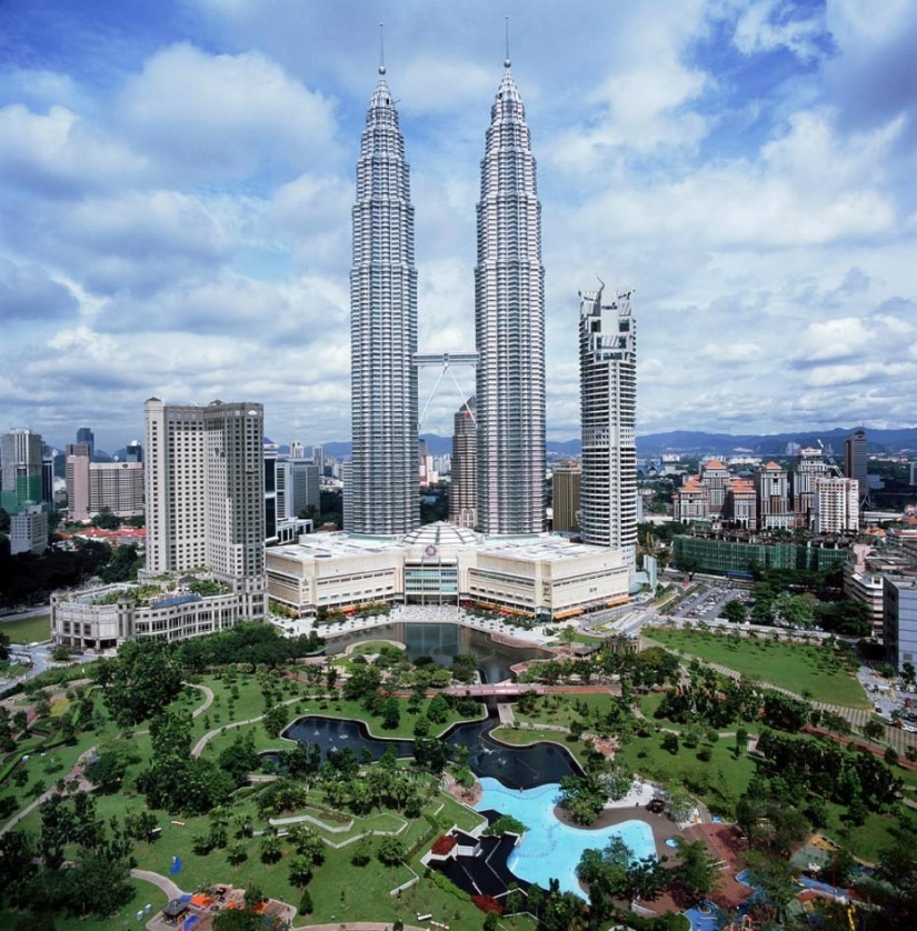 24 vertiginous attractions around the world