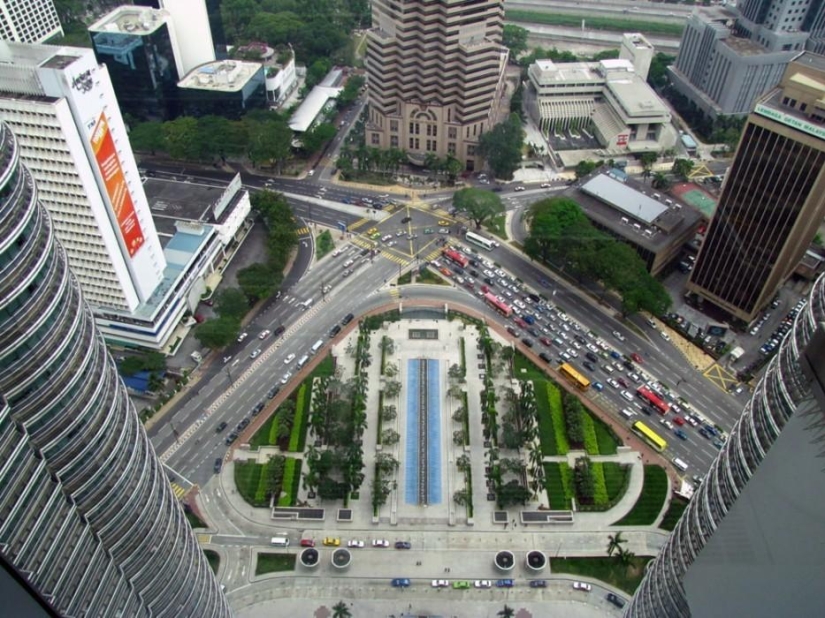 24 vertiginous attractions around the world