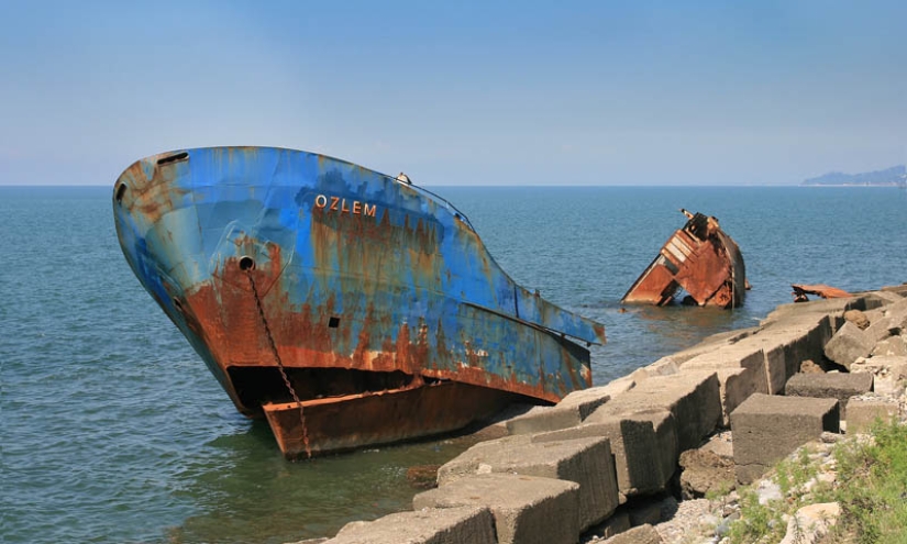 25 barcos abandonados de todo el mundo