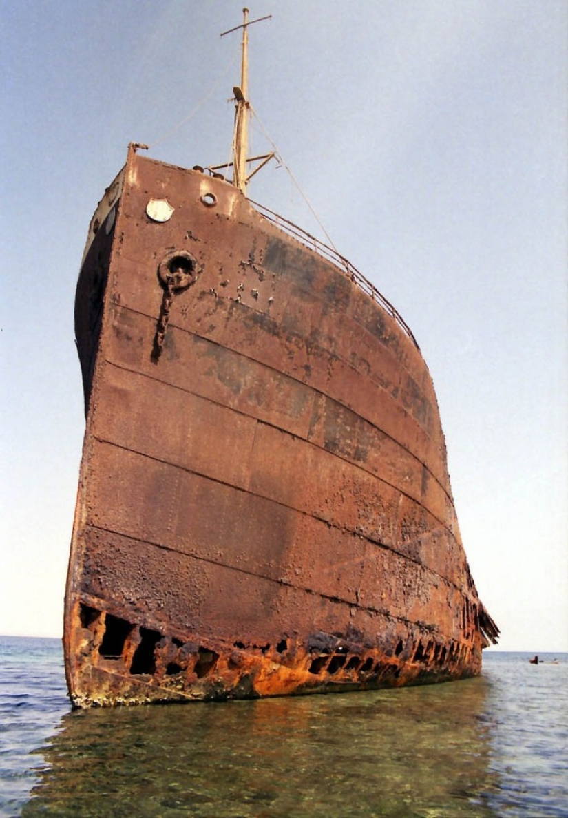 25 barcos abandonados de todo el mundo