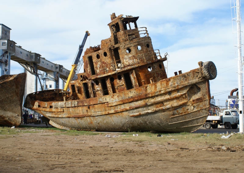 25 barcos abandonados de todo el mundo