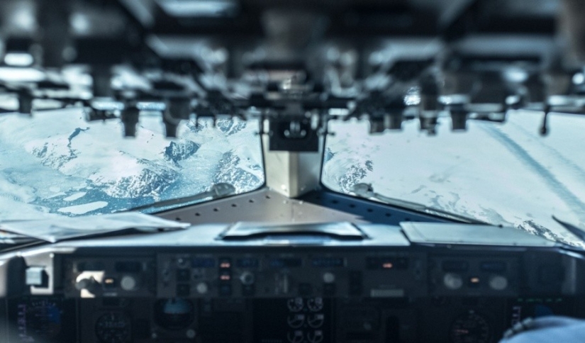 25 photos taken by pilots from aircraft cabins