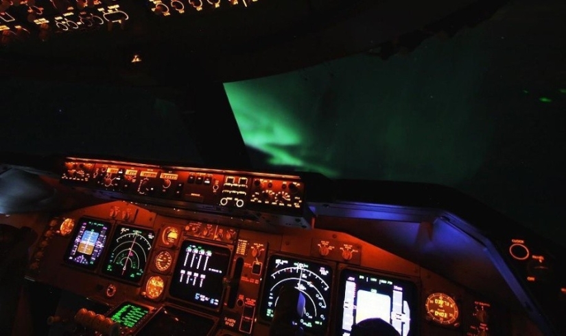 25 photos taken by pilots from aircraft cabins