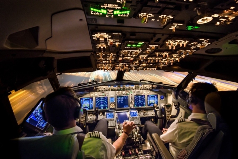 25 photos taken by pilots from aircraft cabins