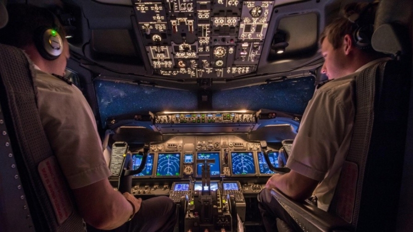 25 photos taken by pilots from aircraft cabins