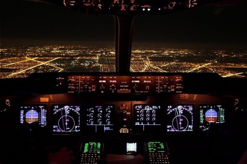 25 photos taken by pilots from aircraft cabins