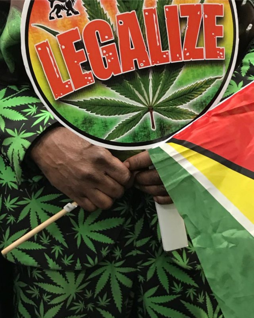 27 imágenes atmosféricas de Instagram dedicadas a las manos de los pasajeros del metro de Nueva York 27 imágenes atmosféricas de Instagram dedicadas a las manos de los pasajeros del metro de Nueva York