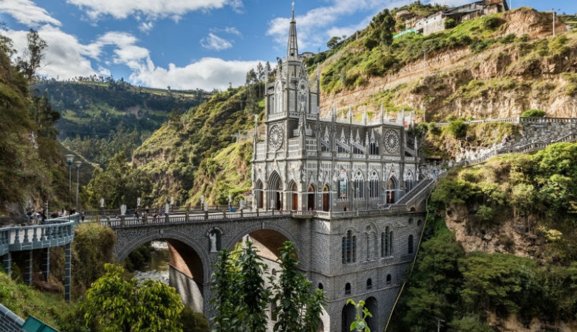30 ancient and modern architectural wonders to see with your own eyes