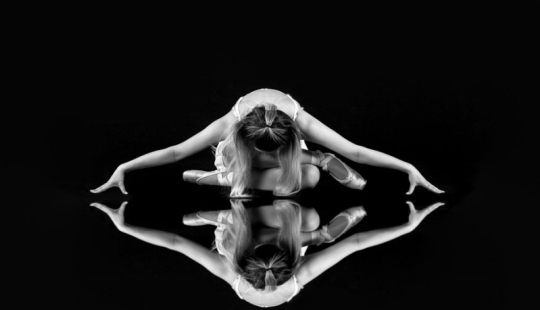 30 harmonious photos with perfect symmetry 30 harmonious photos with perfect symmetry