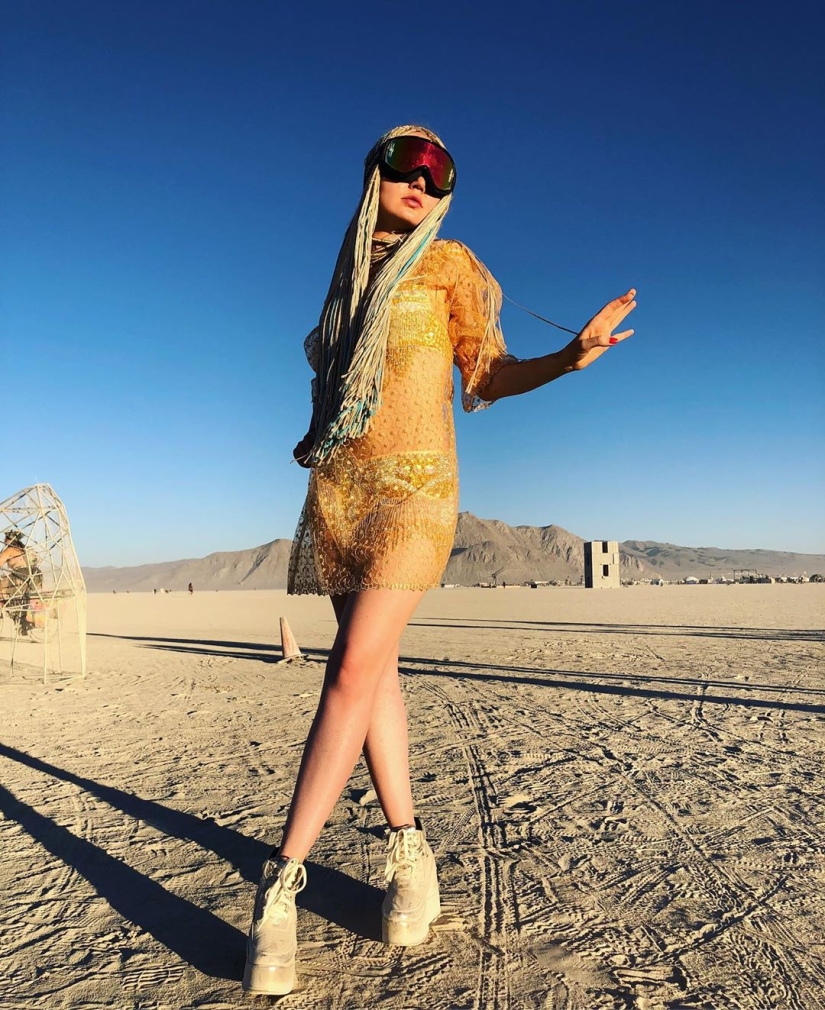 35 fotos de chicas calientes del festival Burning Man igualmente caliente-2019