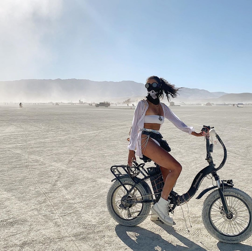 35 fotos de chicas calientes del festival Burning Man igualmente caliente-2019