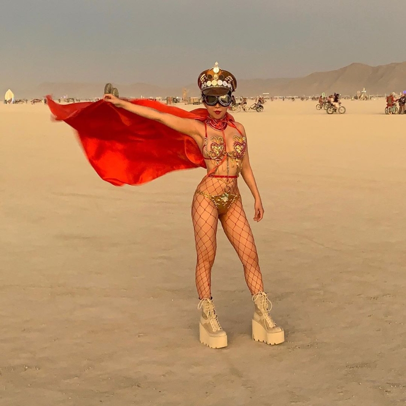 35 fotos de chicas calientes del festival Burning Man igualmente caliente-2019