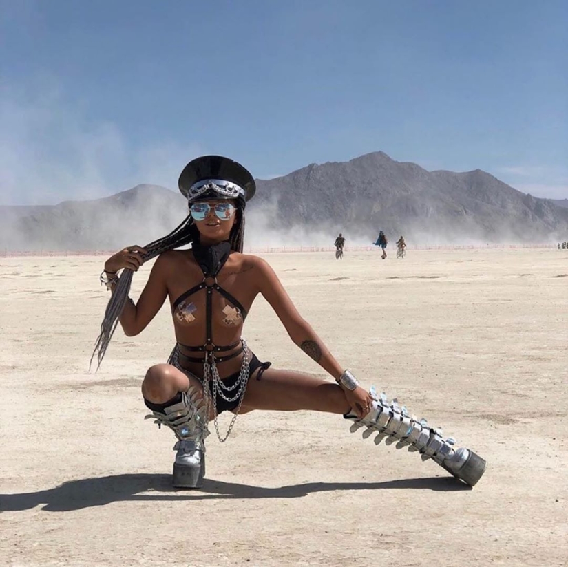 35 fotos de chicas calientes del festival Burning Man igualmente caliente-2019