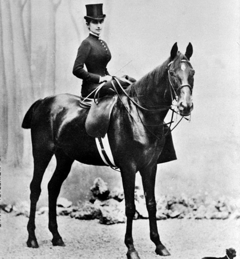 5 tradiciones terribles que mataron y humillaron a mujeres en diferentes momentos