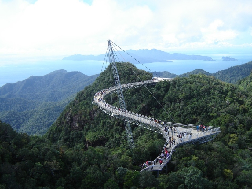 5 unique pedestrian bridges that you will want to walk on again and again 5 unique pedestrian bridges that you will want to walk on again and again
