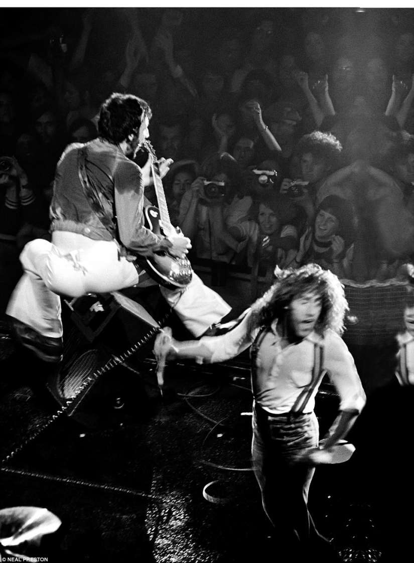 50 years with iconic rock musicians: Behind-the-scenes footage from the famous photographer Neil Preston