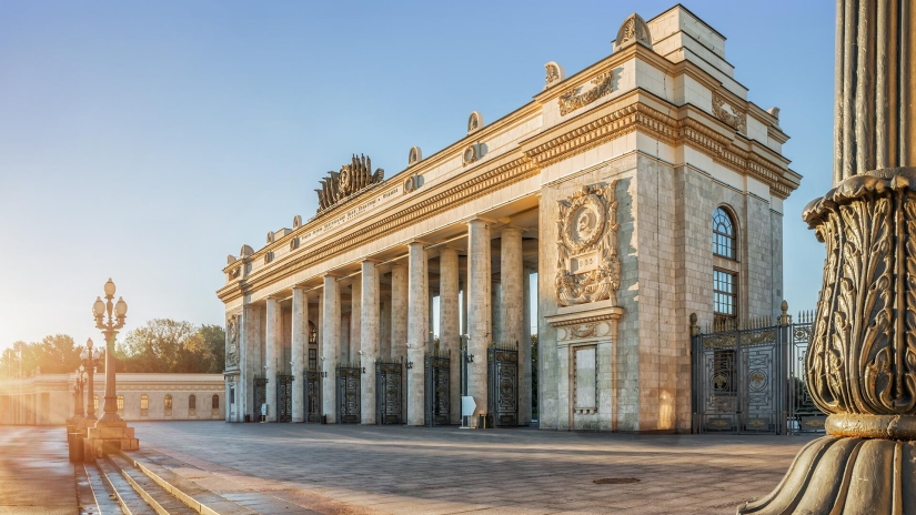 6 magnificent triumphal arches of Russia