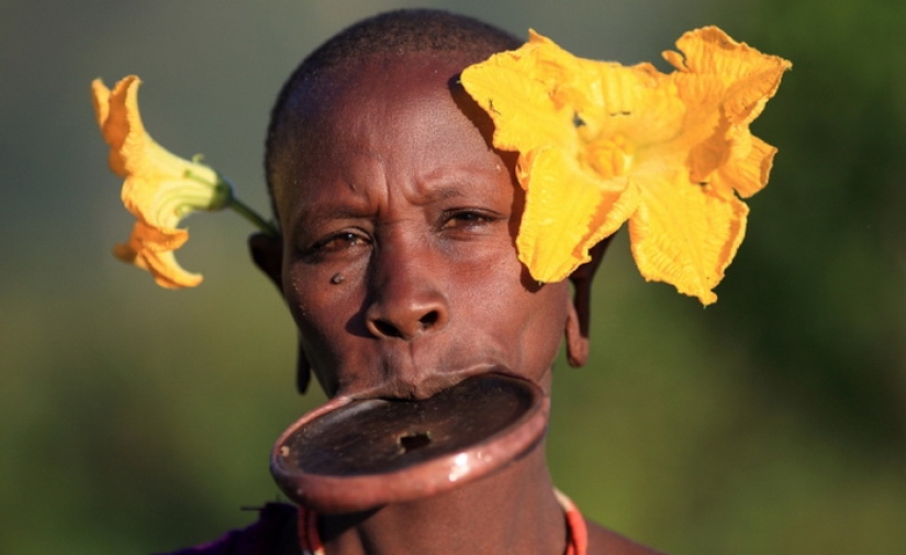 6 of the most cruel tests that women from different countries of the world go to for the sake of beauty