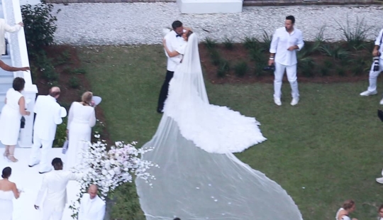 7 Famous Couples Who Secretly Got Married