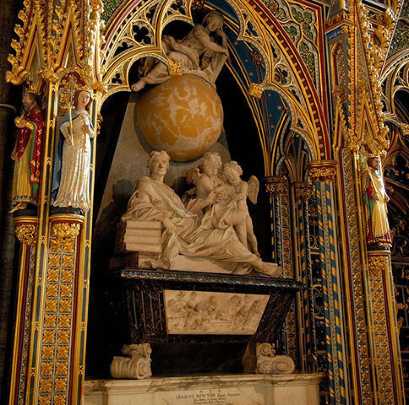 7 famous graves