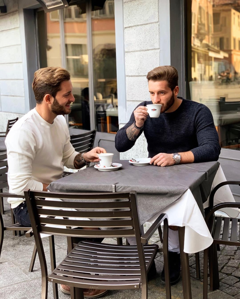 7 Most Beautiful Twins on Instagram that You will Want to Subscribe To