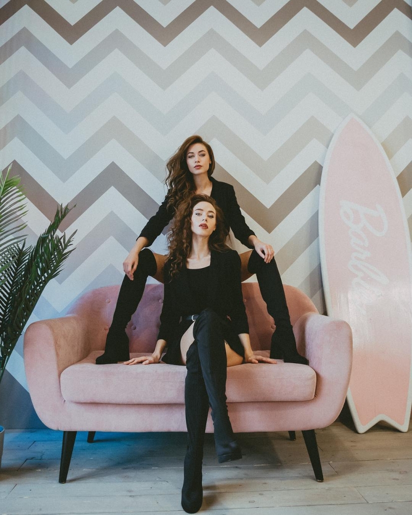 7 Most Beautiful Twins on Instagram that You will Want to Subscribe To