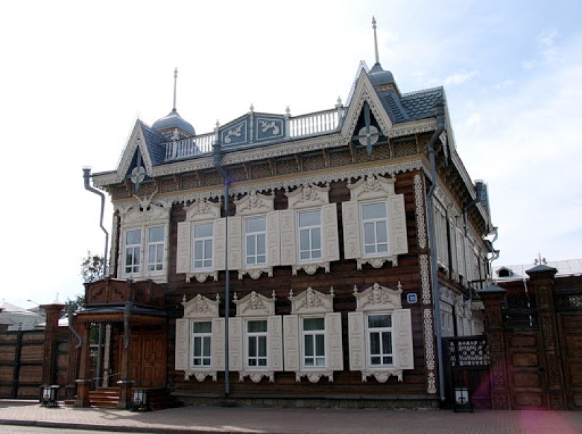7 MOST beautiful wooden houses and palaces in Russia