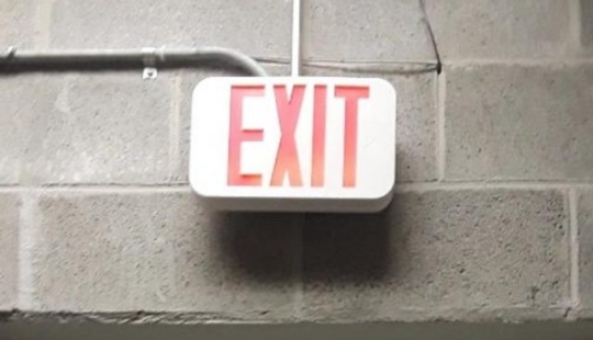 7 photos that immediately raise a lot of questions