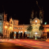 7 train stations where it's not a pity to wait for trains for several hours