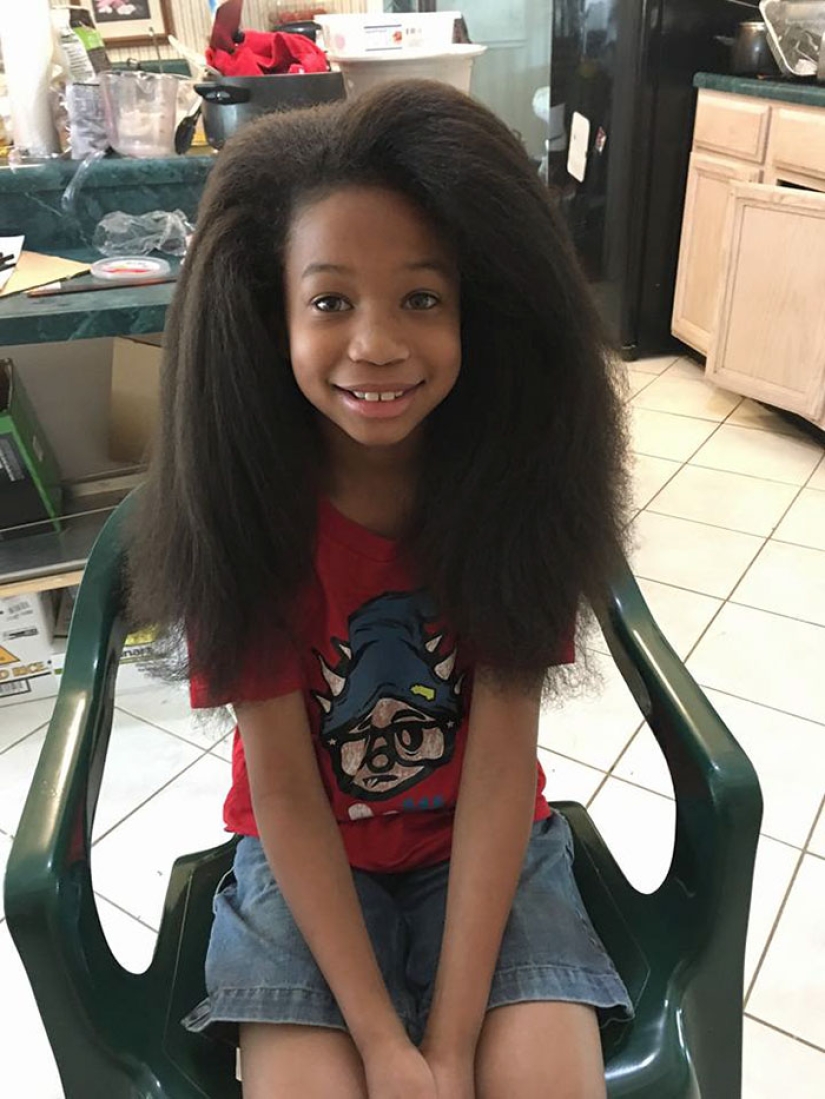 8-year-old boy grew his hair for 2 years to make wigs for children with cancer 8-year-old boy grew his hair for 2 years to make wigs for children with cancer