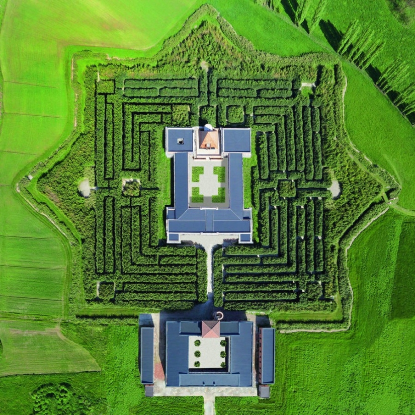9 most unusual hedge mazes in the world that you need to walk through at least once in your life 9 most unusual hedge mazes in the world that you need to walk through at least once in your life